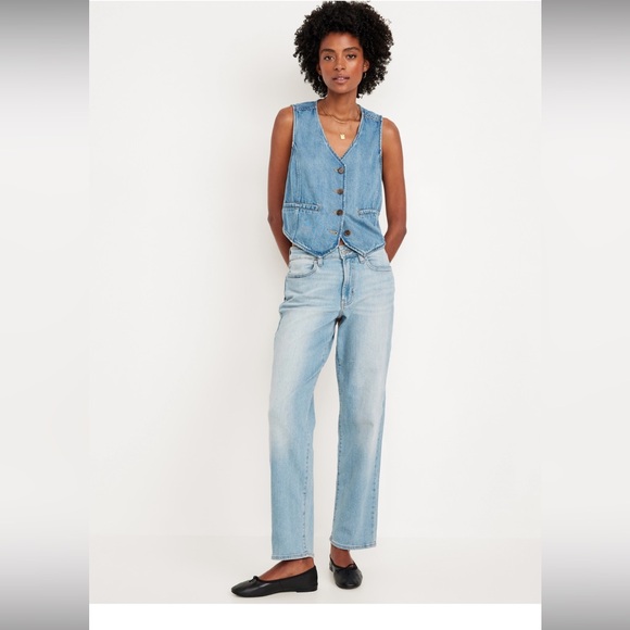Old Navy High-Waisted Wow Loose Jeans in size 10 Tall, worn once - Picture 2 of 8